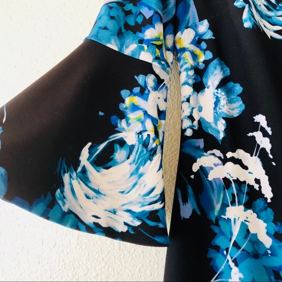 Calvin Klein Bell Sleeve Floral Print Shift Dress - Picture 4 of 7